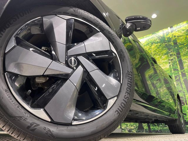 �y����17�C���`�A���~�z�C�[���z�O�ςɃ}�b�`���������A���~�z�C�[���𑕒����Ă���܂��B�e��ЊO�A���~�z�C�[����A�X�^�b�h���X�^�C�����戵�����Ă���܂��B���񂲑��k����������