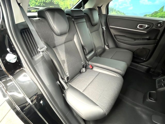 ���i���ȃI���W�i���t���A�}�b�g���I�v�V�����ɂĂ��p�ӂ��Ă���܂��B���D���ȃf�U�C����J���[�����Ԃɍ��킹�đI��ł����������Ƃ��ł��܂���