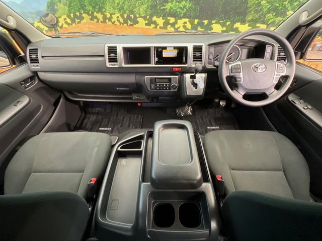 ハイエースバン