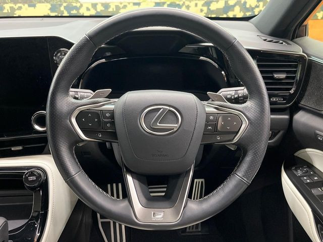 �y�����v�����X�e�A�����O�z�㎿�Ȋv���g�p���邱�ƂŁA��ɂ����������݂ƂĂ��^�]���₷���n���h���ł���