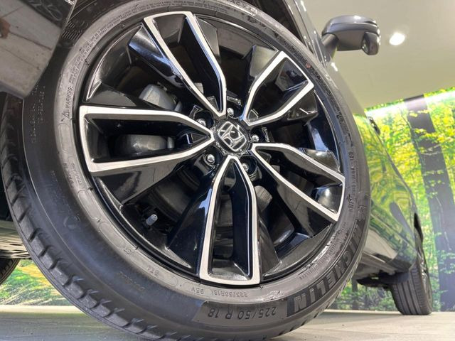 �y����18�C���`�A���~�z�C�[���z�O�ςɃ}�b�`���������A���~�z�C�[���𑕒����Ă���܂��B�e��ЊO�A���~�z�C�[����A�X�^�b�h���X�^�C�����戵�����Ă���܂��B���񂲑��k����������