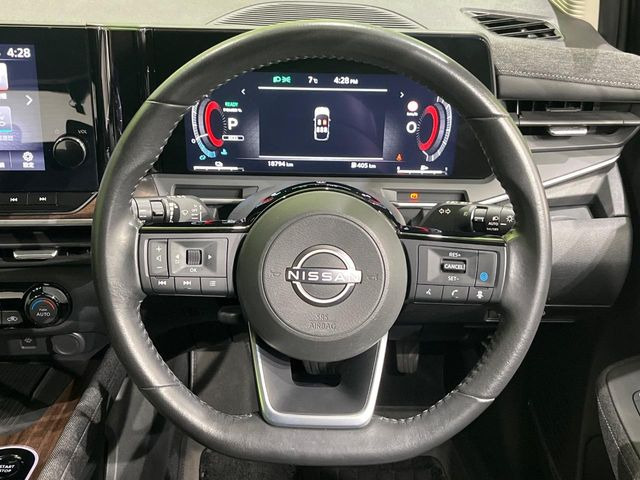 �y�����v�����X�e�A�����O�z�㎿�Ȋv���g�p���邱�ƂŁA��ɂ����������݂ƂĂ��^�]���₷���n���h���ł���