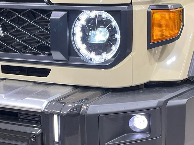 �yLED�w�b�h���C�g�z���V����ԑ��s�����ǍD�Ȏ��E���m�ۂ����S���ĉ^�]�ł��鍂�P�xLED�w�b�h���C�g�𑕔�!�_�����x�������A����d�͂��}�����Ă��܂��B