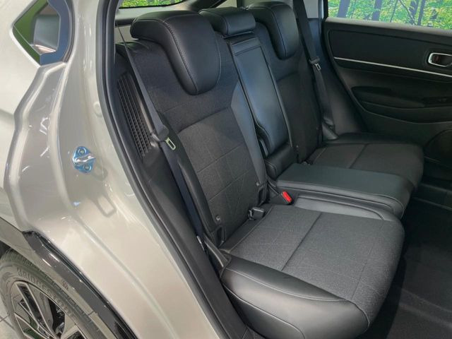 高品質なオリジナルフロアマットもオプションにてご用意しております。お好きなデザインやカラーをお車に合わせて選んでいただくことができます♪