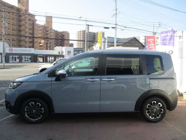 フリード1.5 e:HEV クロスター