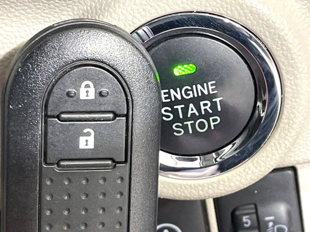 �y�L�[�t���[�V�X�e���z�J�o����|�P�b�g�ɓ��ꂽ�܂܂ł��h�A�̎{���E�������\�ȃX�}�[�g�L�[�𑕔��B�G���W���̃I���E�I�t�����J�M�����o���K�v����������Ƃ��Ă��֗��ł���