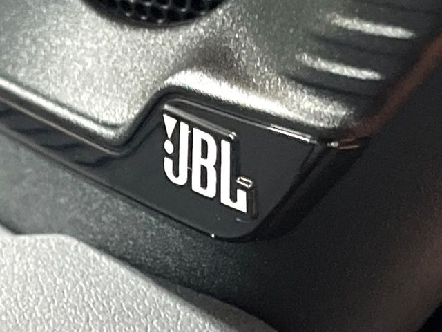 �yJBL�T�E���h�V�X�e���z���i�ʃT�E���h�V�X�e���𓋍ځB��p�̃`���[�j���O���{���ꂽ�召�l�X�ȃX�s�[�J�[����ǎ��ȃT�E���h���t�ł��A�Տꊴ���ӂ�鉹����Ԃ����o���܂��B