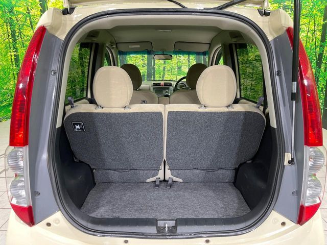 ���i�̂���������ʋ΁A���}���ɏ\���ȉ׎��X�y�[�X���m�ۂ��Ă���܂��B�Z�J���h�V�[�g��|���ƁA�傫�ȉו��̐ύڂ��\�ł���