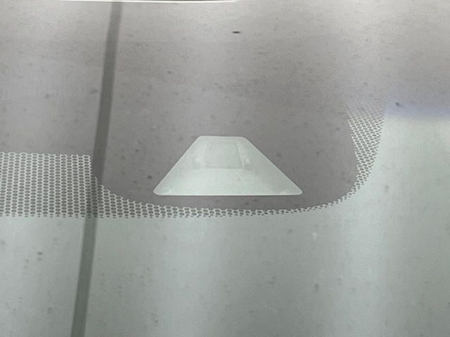 �y�z���_�Z���V���O�z���s���ɑO���̎ԗ�����F�����A�Փ˂������Ȏ��͌x��ƃu���[�L�ŏՓˉ���Ɣ�Q�y�����A�V�X�g�B�����S�Ƀh���C�u�����y���݂��������܂��B