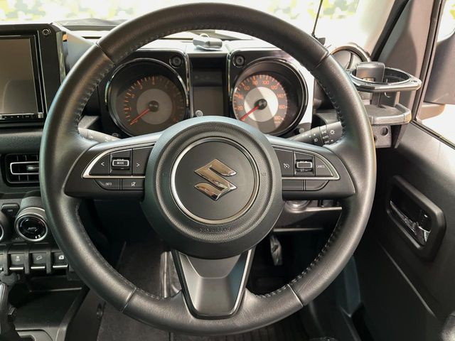 �y�����v�����X�e�A�����O�z�㎿�Ȋv���g�p���邱�ƂŁA��ɂ����������݂ƂĂ��^�]���₷���n���h���ł���