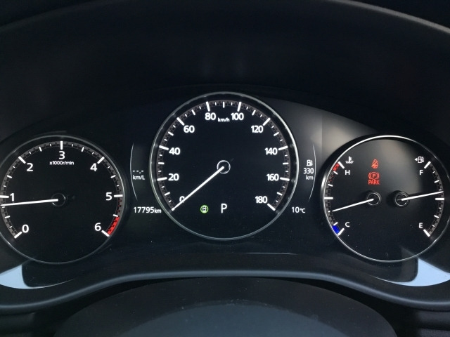 MAZDA3セダン1.8 XD レトロスポーツエディション