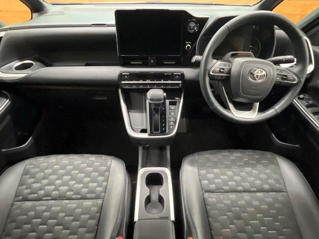 ヴォクシー1.8 ハイブリッド S-Z