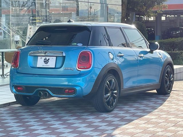 �������t�т̕ۏ؂̑��A���S�̍Œ�3�N�E���s�������ۏ�(�L��)�����p�ӁB�A���Ԃ����S���Ă��y���݂���������l�A�ۏؓ��e���[���͂������A�����_��&�I�C�������⃍�[�h�T�[�r�X���t�т��Ă���܂��B