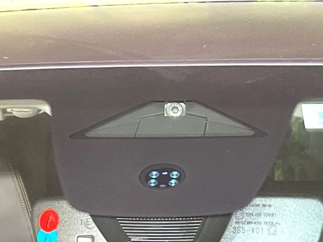 �y�z���_�Z���V���O�z���s���ɑO���̎ԗ�����F�����A�Փ˂������Ȏ��͌x��ƃu���[�L�ŏՓˉ���Ɣ�Q�y�����A�V�X�g�B�����S�Ƀh���C�u�����y���݂��������܂��B