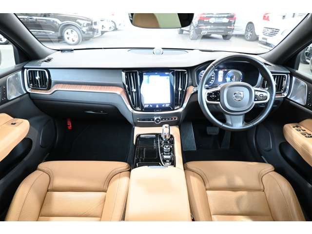 V60T6 ツインエンジン AWD インスクリプション 4WD