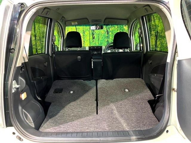 ���i�̂���������ʋ΁A���}���ɏ\���ȉ׎��X�y�[�X���m�ۂ��Ă���܂��B�Z�J���h�V�[�g��|���ƁA�傫�ȉו��̐ύڂ��\�ł���