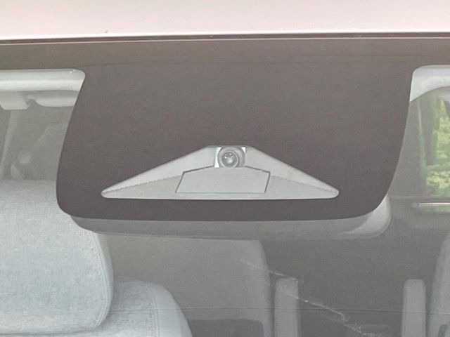 �y�z���_�Z���V���O�z���s���ɑO���̎ԗ�����F�����A�Փ˂������Ȏ��͌x��ƃu���[�L�ŏՓˉ���Ɣ�Q�y�����A�V�X�g�B�����S�Ƀh���C�u�����y���݂��������܂��B