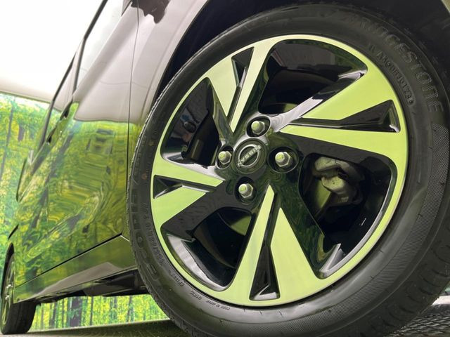 �y����15�C���`�A���~�z�C�[���z�O�ςɃ}�b�`���������A���~�z�C�[���𑕒����Ă���܂��B�e��ЊO�A���~�z�C�[����A�X�^�b�h���X�^�C�����戵�����Ă���܂��B���񂲑��k����������