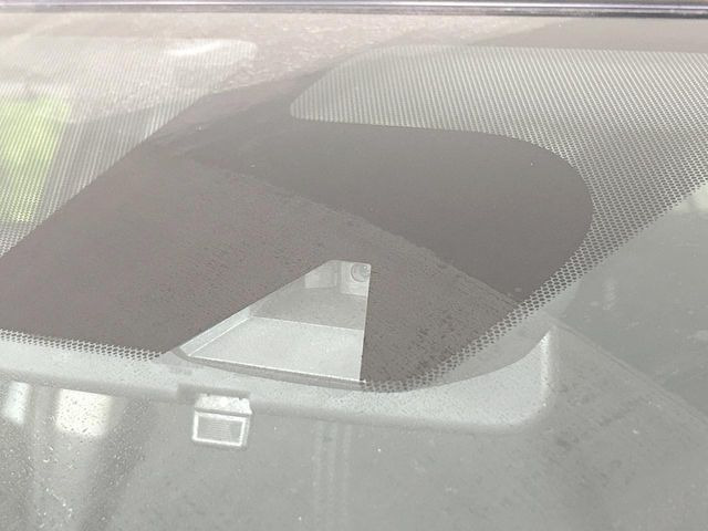 �y�C���e���W�F���g�G�}�[�W�F���V�[�u���[�L�z�t�����g�J�����őO���̎ԗ�����s�҂����m�B�Փ˂������Ȏ��͏Փ˔�Q�y���u���[�L���쓮�A�Փˉ�����T�|�[�g�B�����S�Ƀh���C�u�����y���݂��������܂��B