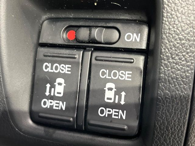 �y�����p���[�X���C�h�h�A�z�X�}�[�g�L�[��^�]�Ȃ̃X�C�b�`�Ō�ȗ����X���C�h�h�A�̊J���\���d��������͂����ăh�A���J����K�v�������A�����Ȃ��q�l�ł��ȒP�ɊJ���߂ł����K�ł���