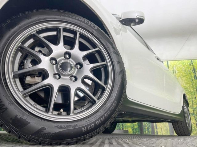 �y�A���~�z�C�[���z�O�ςɃ}�b�`�����A���~�z�C�[���𑕒����Ă���܂��B�e��A���~�z�C�[����A�X�^�b�h���X�^�C�����戵�����Ă���܂��B���񂲑��k����������