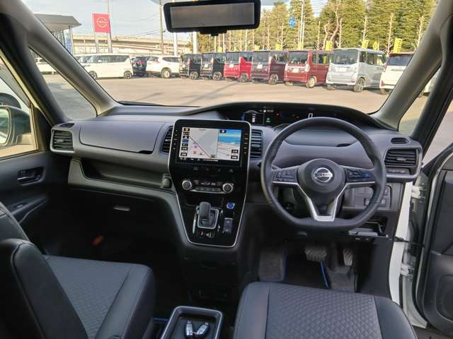 セレナ1.2 e-POWER ハイウェイスターV