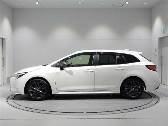 カローラツーリング1.8 ハイブリッド W×B