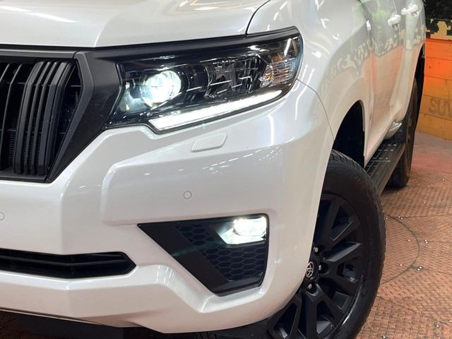 �yLED�w�b�h���C�g�z���V����ԑ��s�����ǍD�Ȏ��E���m�ۂ����S���ĉ^�]�ł��鍂�P�xLED�w�b�h���C�g�𑕔�!�_�����x�������A����d�͂��}�����Ă��܂��B