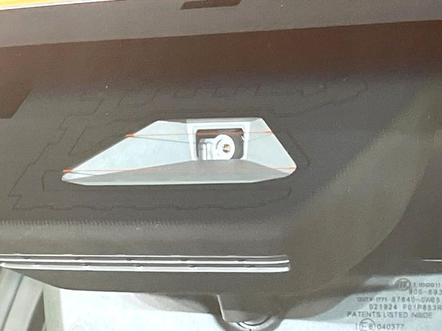 �y�g���^�Z�[�t�e�B�Z���X�z���s���ɑO���̎ԗ�����F�����A�Փ˂������Ȏ��͌x��ƃu���[�L�ŏՓˉ���Ɣ�Q�y�����A�V�X�g�B�����S�Ƀh���C�u�����y���݂��������܂��B