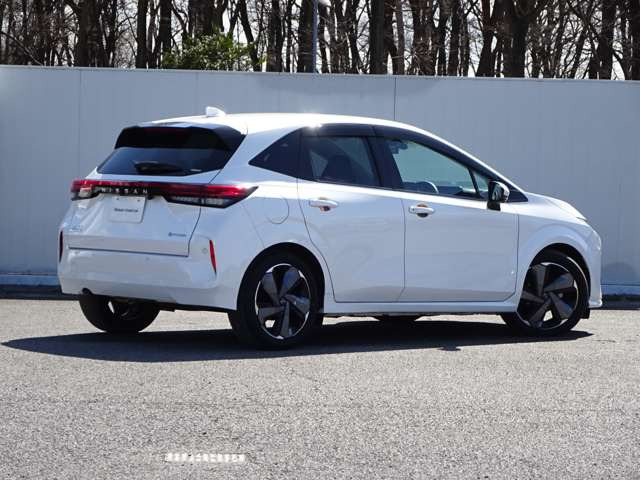 ノートオーラ1.2 G レザーエディション