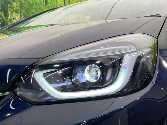 �yLED�w�b�h���C�g�z���V����ԑ��s�����ǍD�Ȏ��E���m�ۂ����S���ĉ^�]�ł��鍂�P�xLED�w�b�h���C�g�𑕔�!�_�����x�������A����d�͂��}�����Ă��܂��B