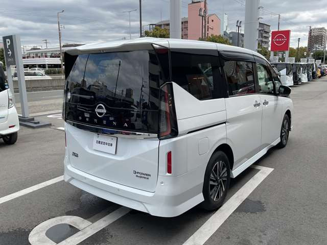 セレナ1.4 e-4ORCE ハイウェイスターV 4WD