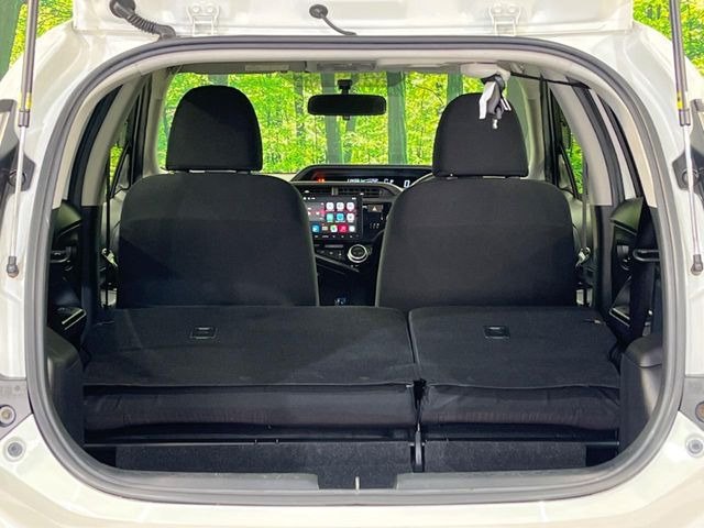 ���i�̂���������ʋ΁A���}���ɏ\���ȉ׎��X�y�[�X���m�ۂ��Ă���܂��B�Z�J���h�V�[�g��|���ƁA�傫�ȉו��̐ύڂ��\�ł���