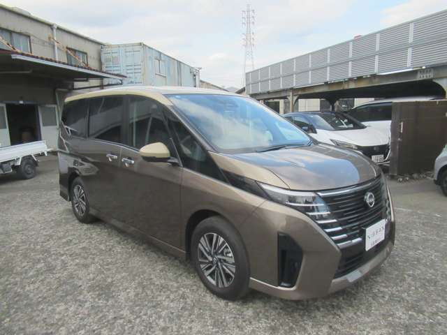 セレナ1.4 e-POWER ハイウェイスターV