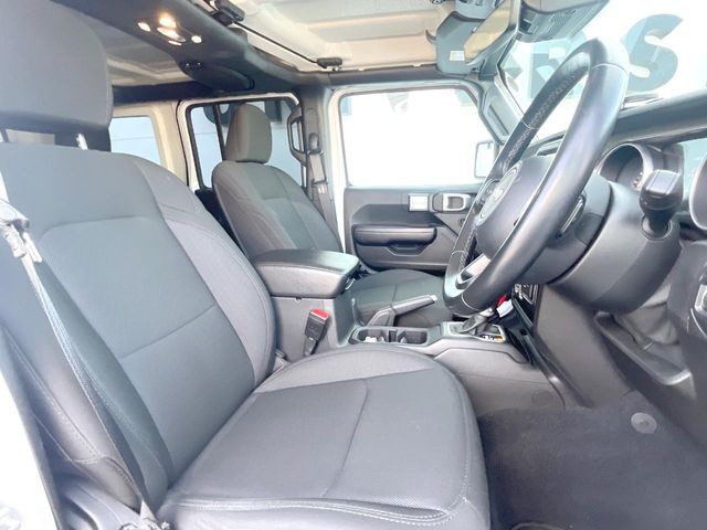 ���V�[�g�̎g�p��:�j��E�ւ�������Ȃ��A�����̒ʂ肫�ꂢ�ȏ�Ԃ��ێ����Ă���܂��B�܂��A�����N���[�j���O�E�R�[�e�B���O�����p�����������܂��B