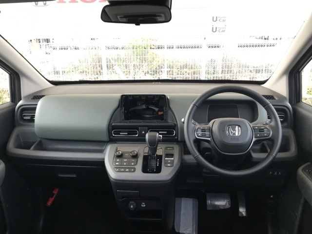 フリード1.5 e:HEV クロスター