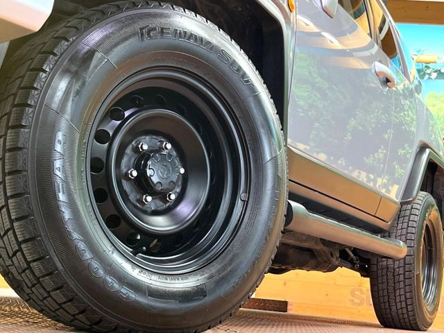 �y����17�C���`�A���~�z�C�[���z�O�ςɃ}�b�`���������A���~�z�C�[���𑕒����Ă���܂��B�e��ЊO�A���~�z�C�[����A�X�^�b�h���X�^�C�����戵�����Ă���܂��B���񂲑��k����������