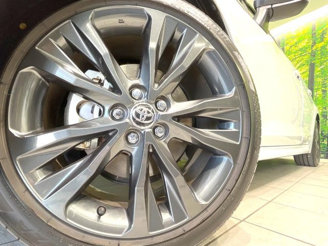 �y����17�C���`�A���~�z�C�[���z�O�ςɃ}�b�`���������A���~�z�C�[���𑕒����Ă���܂��B�e��ЊO�A���~�z�C�[����A�X�^�b�h���X�^�C�����戵�����Ă���܂��B���񂲑��k����������