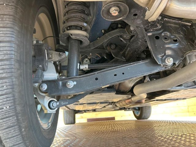 弊社では、全車『修復歴なし』のお車のみ取り扱っております。専任バイヤーによる厳選した仕入れの後、入庫後の車両チェックを行い、ネクステージが認定した高品質な中古車をご提供しております。