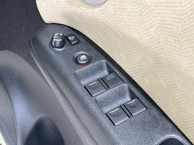 �y�d���i�[�~���[�z�T�C�h�~���[�͓d���i�[���ƂȂ��Ă���A�������ԏ�ł��L�Y�������X�N��}�����܂��B