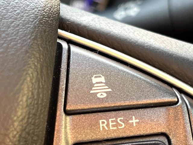 �y�C���e���W�F���g�N���[�Y�R���g���[���z�������H�ł̒��������s���y��!�����ő��x��ۂN���[�Y�R���g���[�����A�Փˌy���V�X�e���ƘA�g���A�O���̎ԗ������m���ĎԊԂ�ۂ悤�ɑ��x���߂��Ă���܂�!!