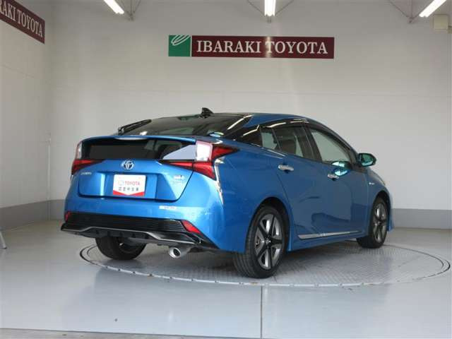 プリウス1.8 A プレミアム ツーリングセレクション E-Four 4WD