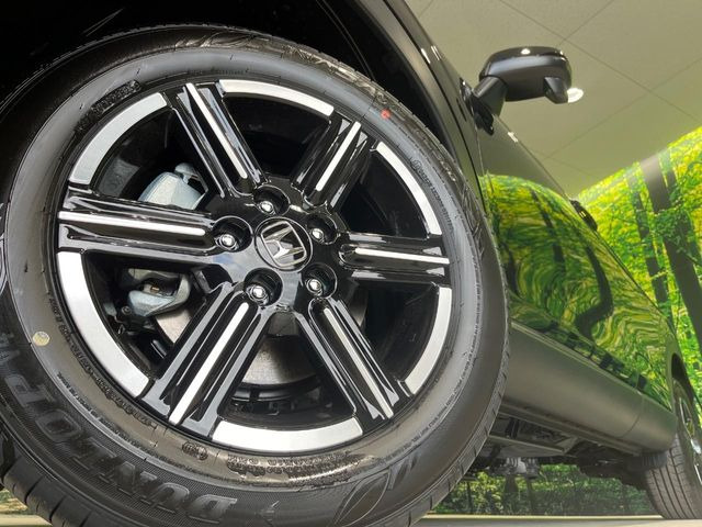 �y����16�C���`�A���~�z�C�[���z�O�ςɃ}�b�`���������A���~�z�C�[���𑕒����Ă���܂��B�e��ЊO�A���~�z�C�[����A�X�^�b�h���X�^�C�����戵�����Ă���܂��B���񂲑��k����������