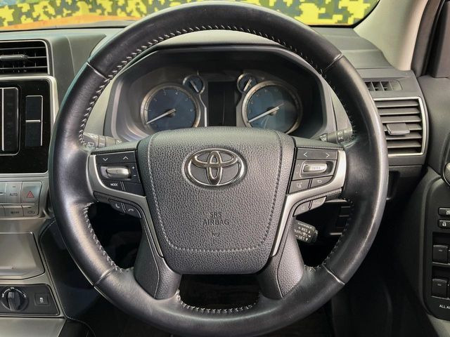 �y�����v�����X�e�A�����O�z�㎿�Ȋv���g�p���邱�ƂŁA��ɂ����������݂ƂĂ��^�]���₷���n���h���ł���