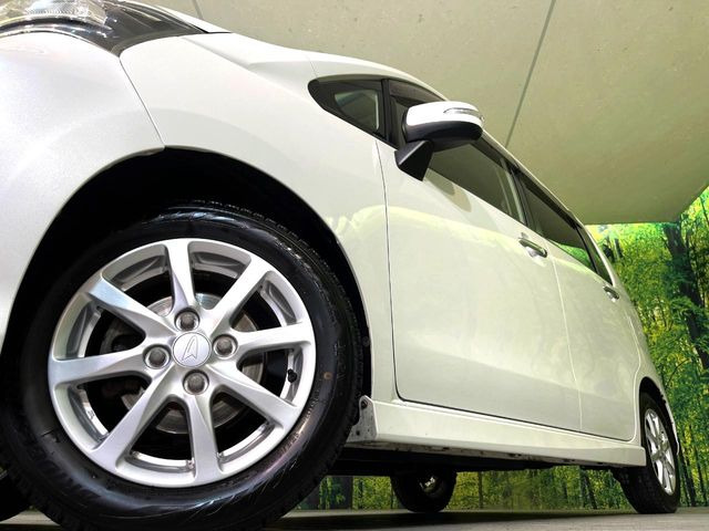 �y����14�C���`�A���~�z�C�[���z�O�ςɃ}�b�`���������A���~�z�C�[���𑕒����Ă���܂��B�e��ЊO�A���~�z�C�[����A�X�^�b�h���X�^�C�����戵�����Ă���܂��B���񂲑��k����������