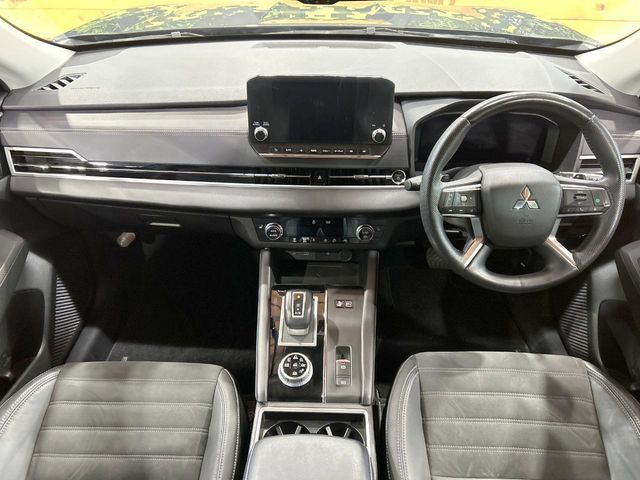 アウトランダーPHEV2.4 G 4WD