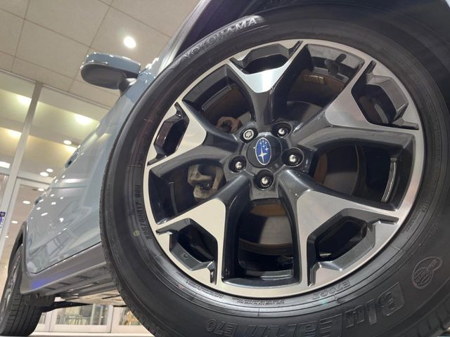 �y������17�C���`�A���~�z�C�[���z�O�ςɃ}�b�`���������A���~�z�C�[���𑕒����Ă���܂��B�e��ЊO�A���~�z�C�[����A�X�^�b�h���X�^�C�����戵�����Ă���܂��B���񂲑��k����������