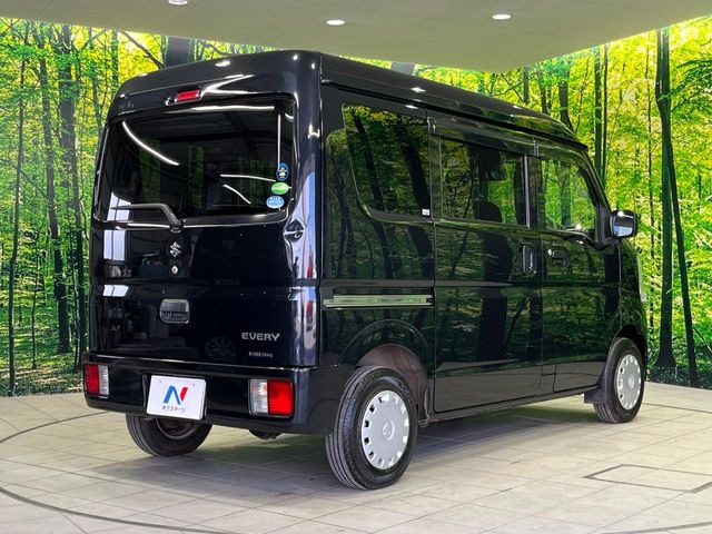 ☆全国のネクステージからお取り寄せが可能※!遠方の店舗に展示してあるクルマが気になる場合も、最寄りの店舗でご覧いただくことが可能です!是非私たちに要望をお聞かせください!※別途費用