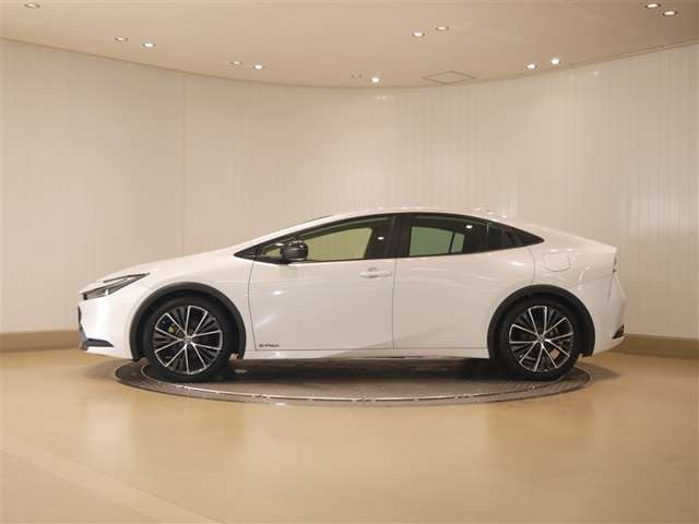 プリウス2.0 G E-Four 4WD