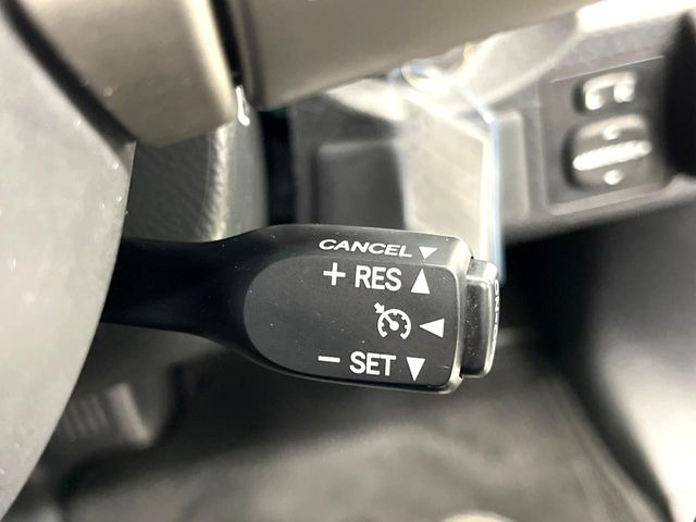 �y�N���[�Y�R���g���[���z�������H�����N���N���s�B�A�N�Z���𗣂��Ă���葬�x�ő��s���ł��A�������^�]���̕��S���y��!�����E�������ȒP�ȃX�C�b�`����Œ����ł��܂��B